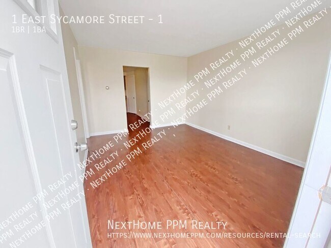 Building Photo - 1 E Sycamore St
