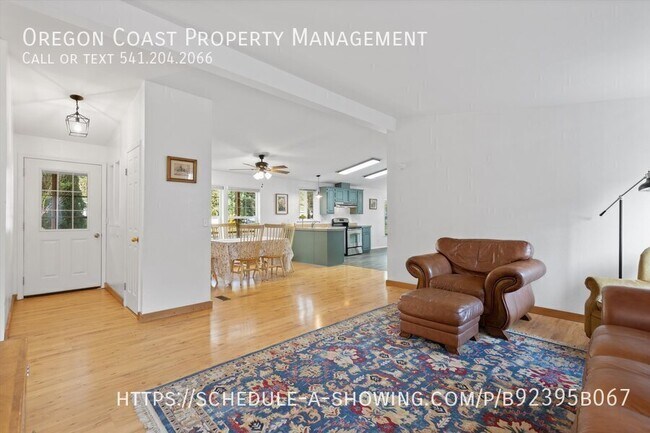 Building Photo - 2347 N Chinook Ln