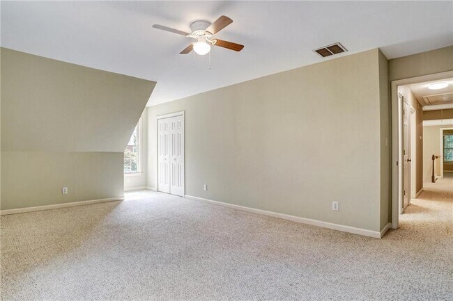 Building Photo - 510 Jacaranda Ct