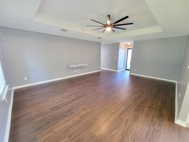 Building Photo - 400 Pristine Water Ln