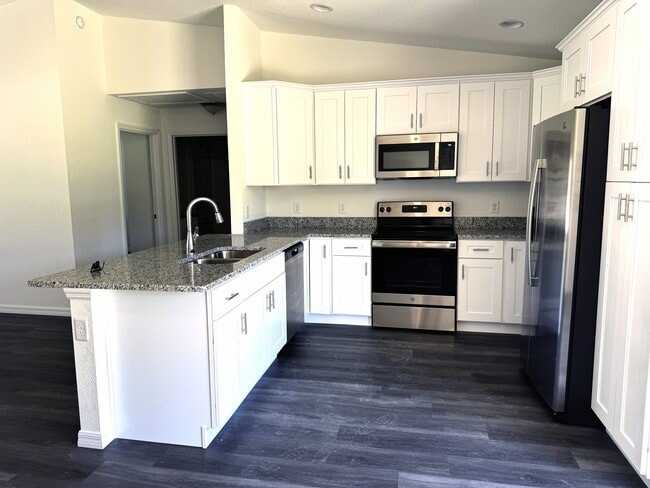 Building Photo - 294 Malauka Run