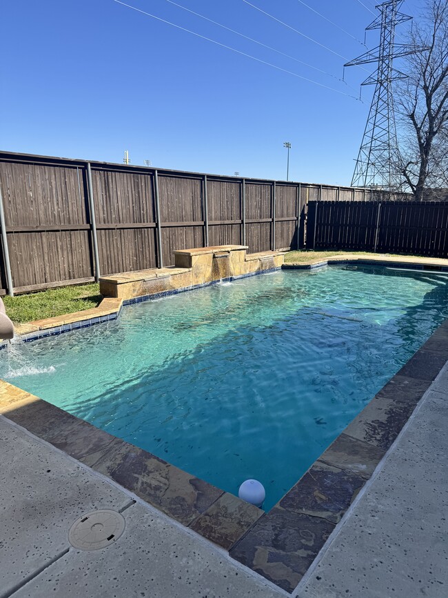 Building Photo - 809 Mockingbird Dr
