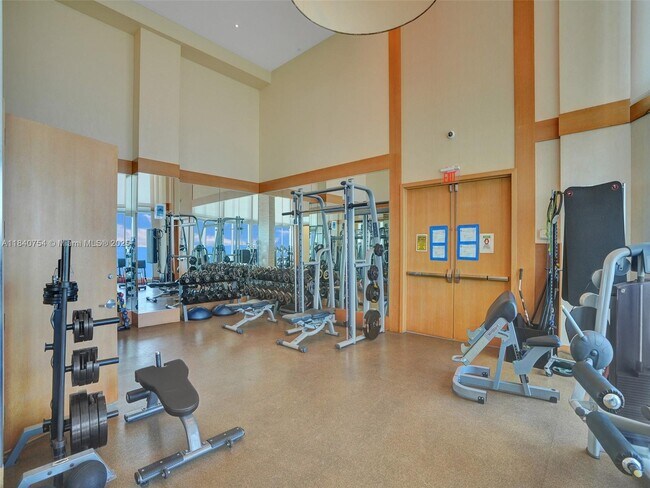 Building Photo - 15901 Collins Ave