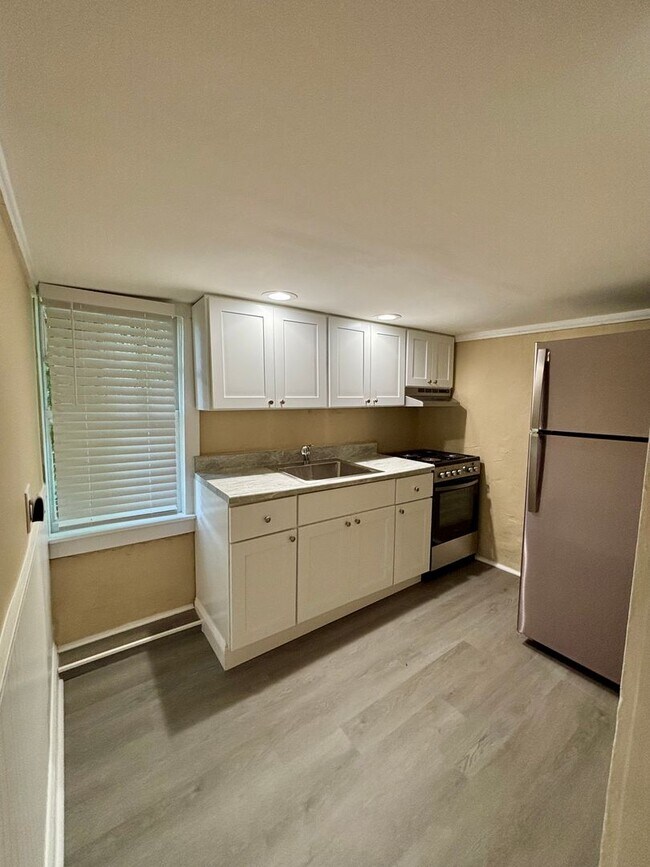 Building Photo - Live at the Color Wheel - Walk to UNC!