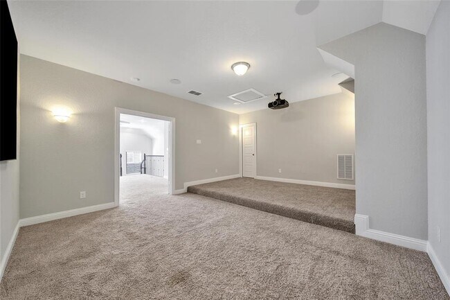 Building Photo - 18323 Parkview Point Dr