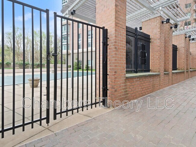 Building Photo - 3101 N Hampton Dr