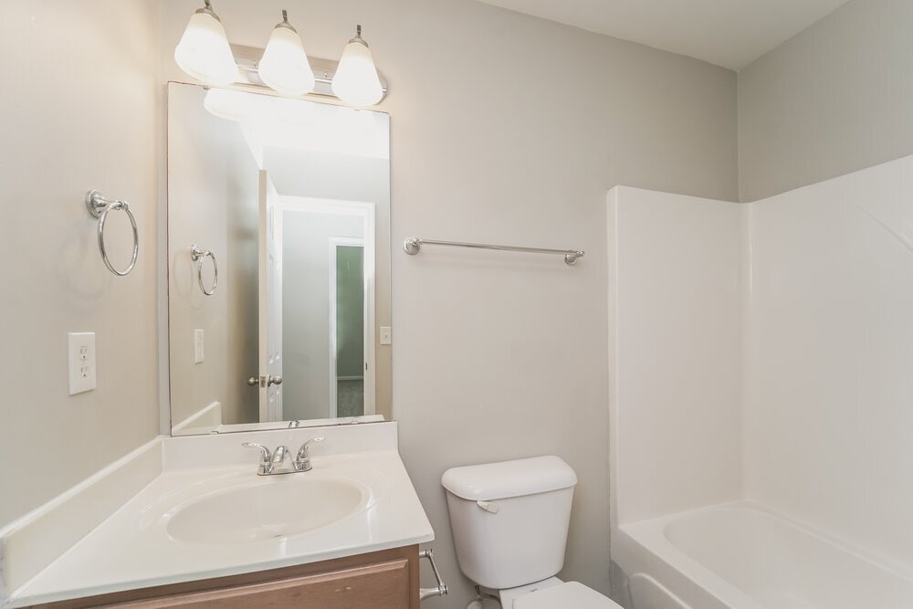 Building Photo - 8910 Woodland Hills Rd