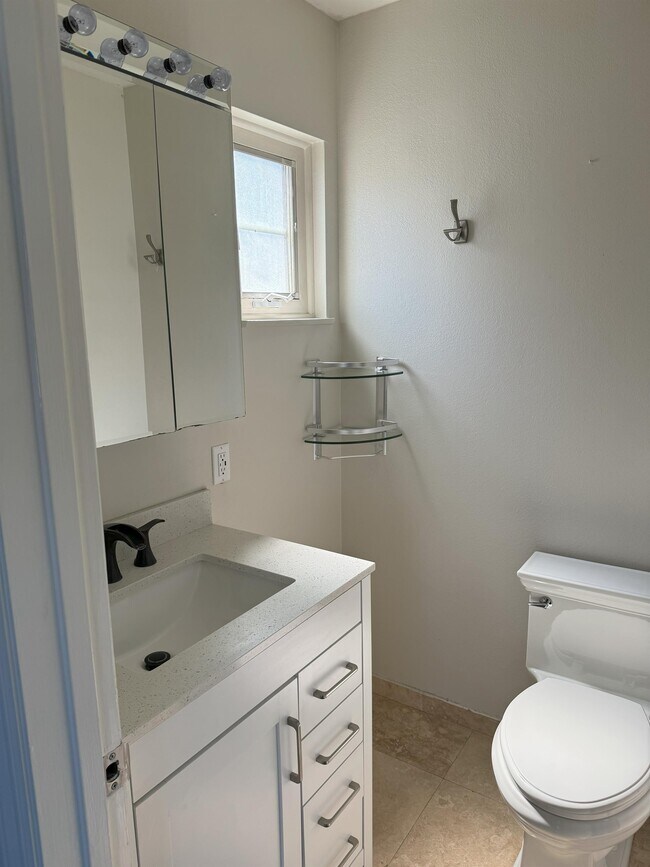 Building Photo - 14461 Chateau Ln