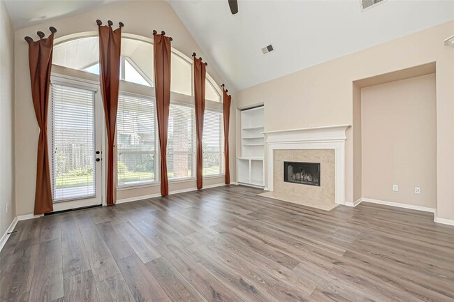 Building Photo - 26611 Glenrock Hills Dr
