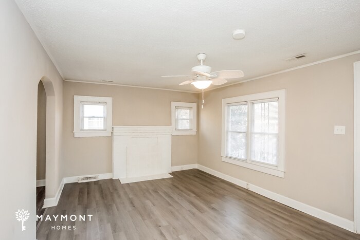 Building Photo - 523 Engleside St