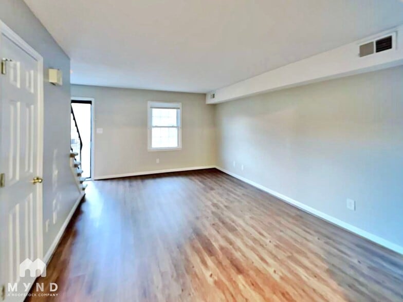 Building Photo - 4705 Blue Bird Ct