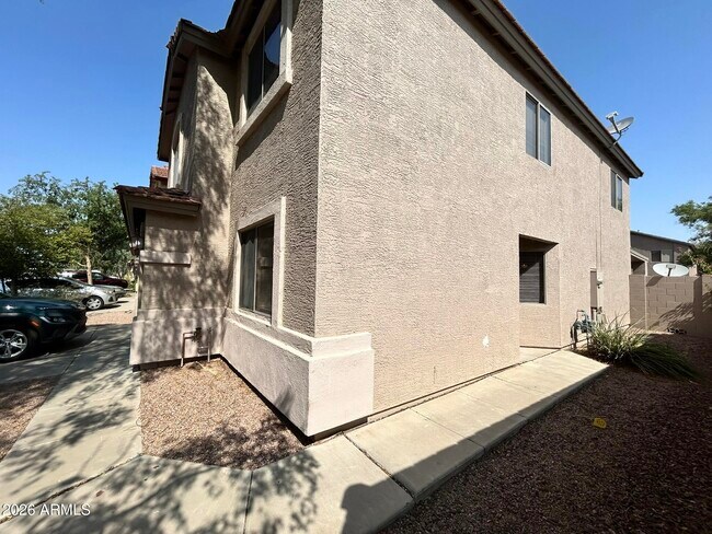 Building Photo - 42406 W Sunland Dr