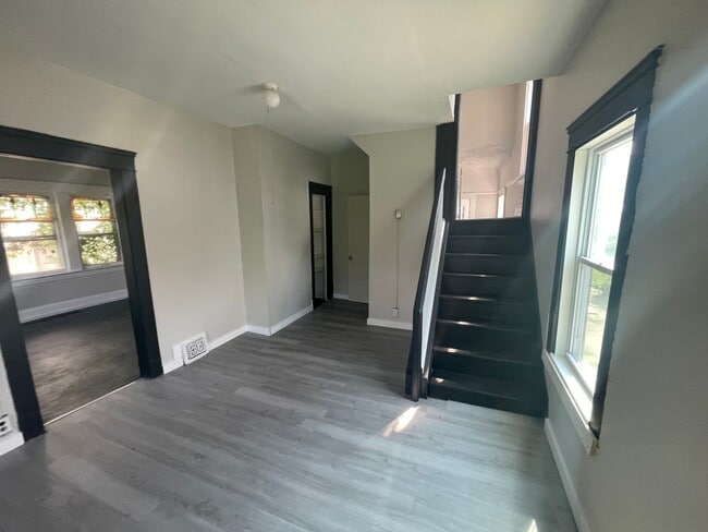 Building Photo - SECTION 8 AND EDEN ACCEPTED!! Stunning 4-Bedroom Home Available Now!