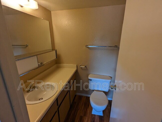 Building Photo - 8155 E Roosevelt St