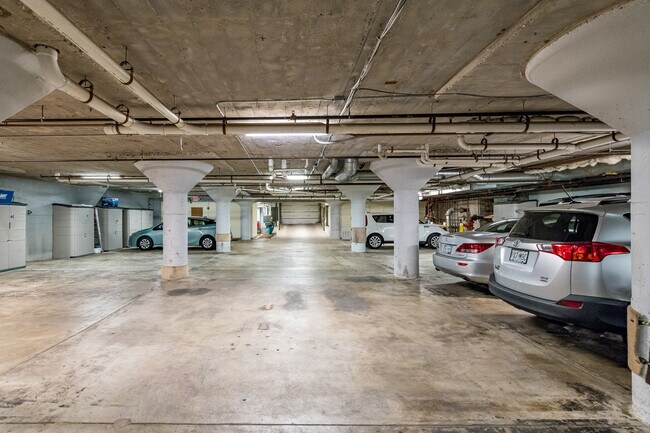 Building Photo - 4901 Washington Blvd