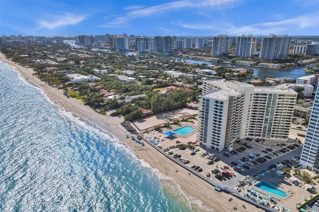 Building Photo - 3180 S Ocean Dr