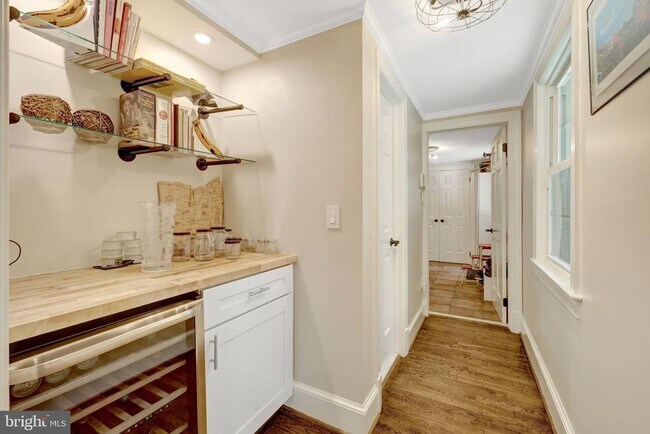Building Photo - 7845 Old Dominion Dr