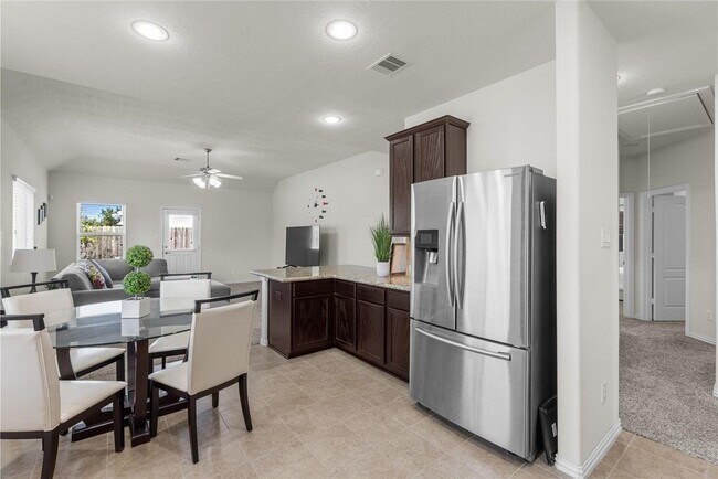 Building Photo - 24526 Forest Canopy Dr