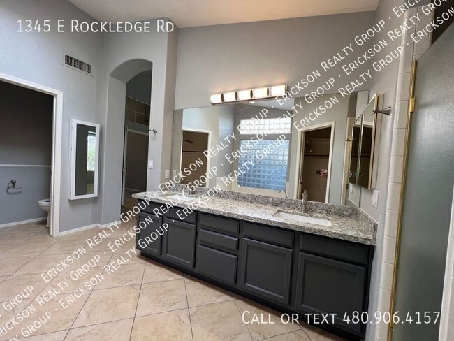 Building Photo - 1345 E Rockledge Rd