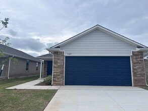 Building Photo - First Month Free!!