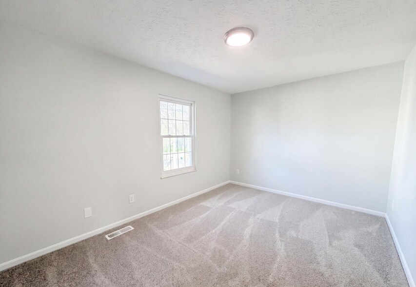 Building Photo - 1379 Gumbert Dr