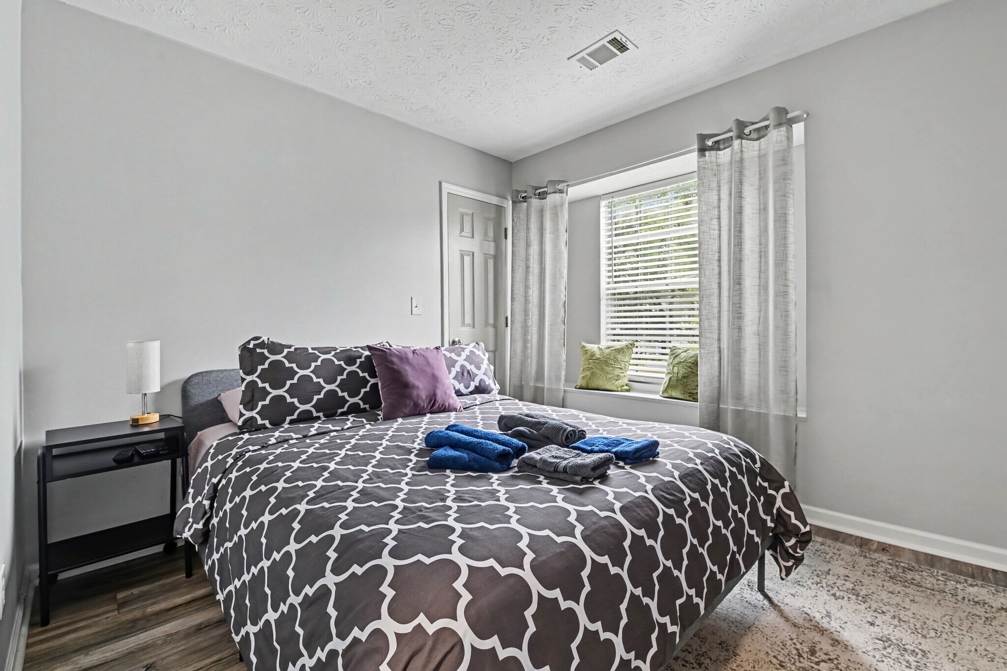 Building Photo - 1541 Clifton Downs Dr SE
