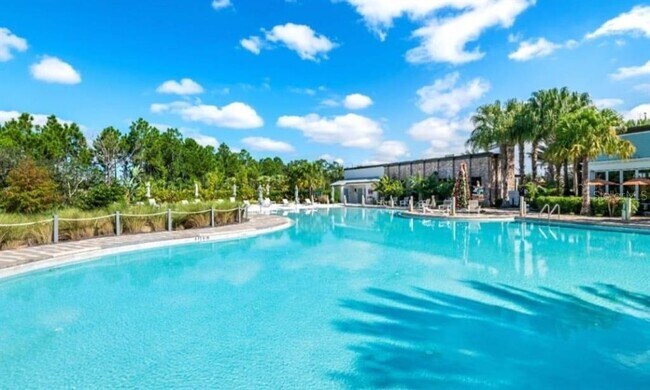 Building Photo - 635 Longboat Dr