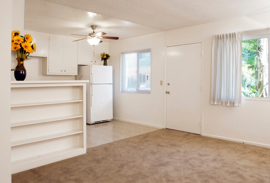 Building Photo - 6671 Berkshire Terrace