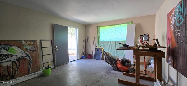 Building Photo - 154 N Hibbert