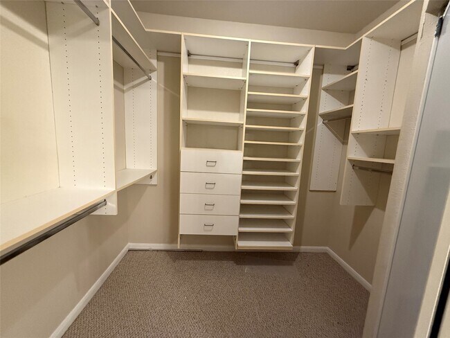 Building Photo - 1330 Old Spanish Trl