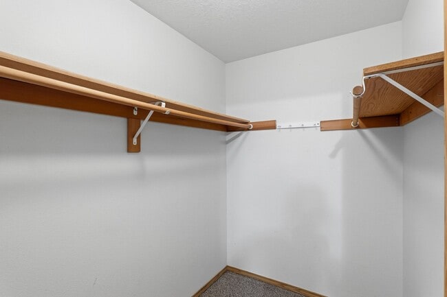 Building Photo - 3 Bedroom Home Near Woodstock Neighborhood