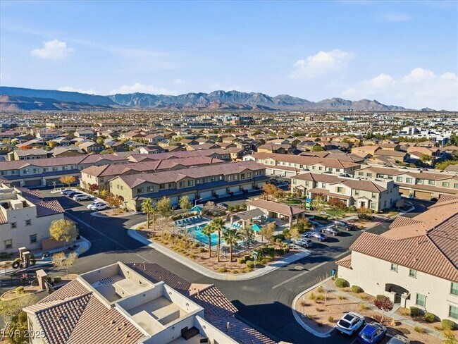 Building Photo - 6270 Cappadocia St