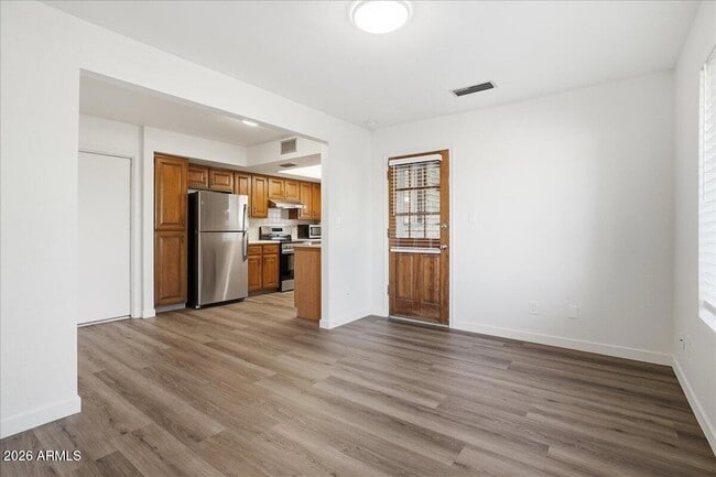 Building Photo - 6408 E Butte St