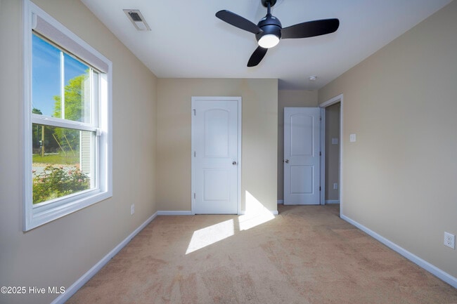 Building Photo - 209 Oak Grove Cir