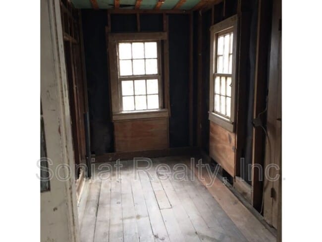 Building Photo - 1023 Clouet St