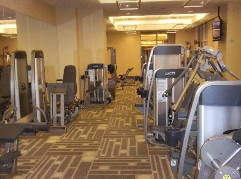 Building Photo - 145 E Harmon Ave