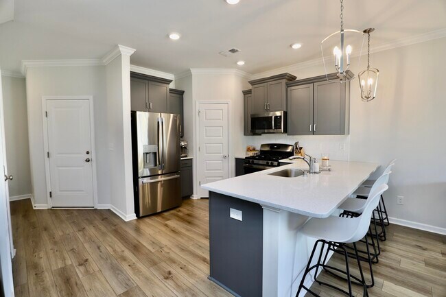 Building Photo - 1052 Ashcroft Cir