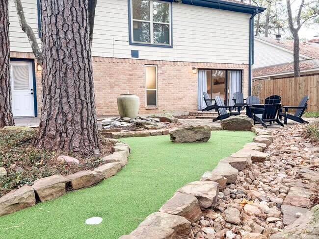 Building Photo - 29 Pinewood Forest Ct