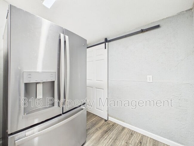 Building Photo - 3218 E 61st St