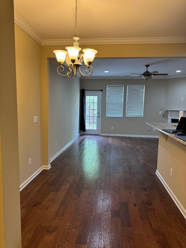 Building Photo - 538 Libson St