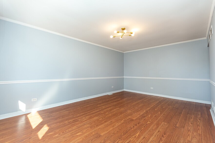 Building Photo - 544 Garfield Ave