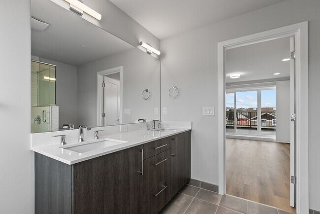 Building Photo - Stunning Brand-New Ballard Townhome with Air Conditioning
