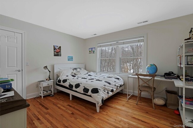 Building Photo - 484 Rosedale Ave