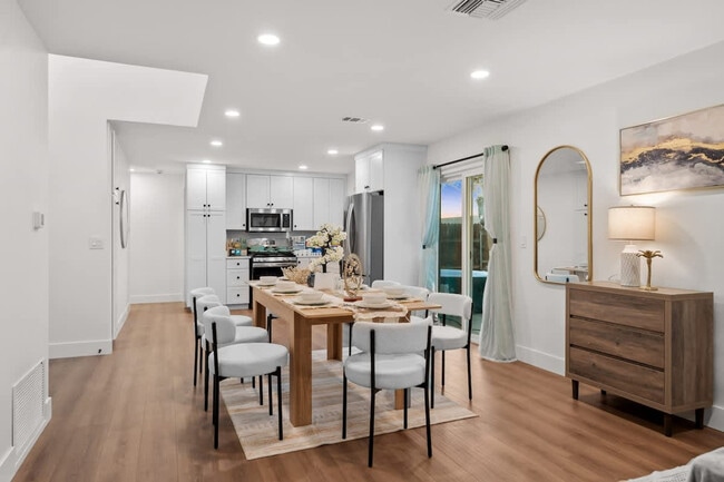 Building Photo - 1676 Raynell Way