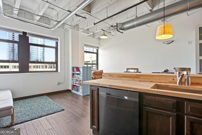 Building Photo - 878 Peachtree St NE
