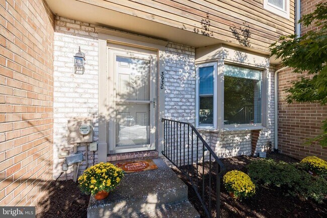 Building Photo - 3930 Gatehouse Lane