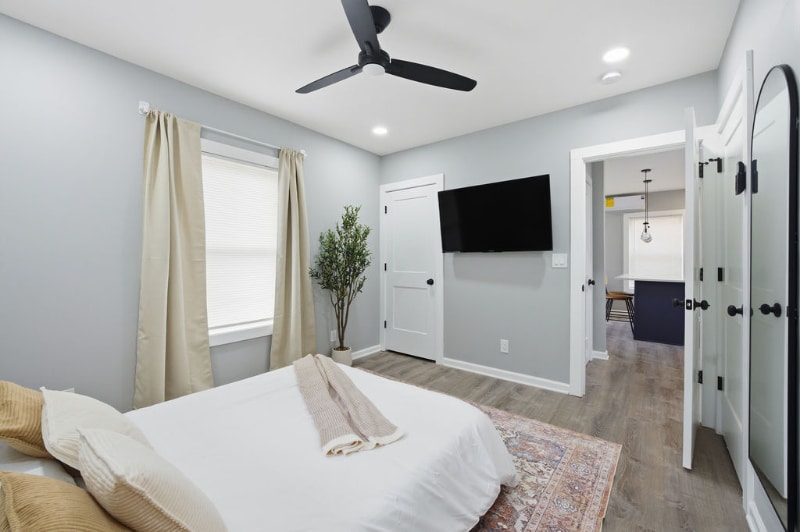 Building Photo - 1114 Oakland Dr SW