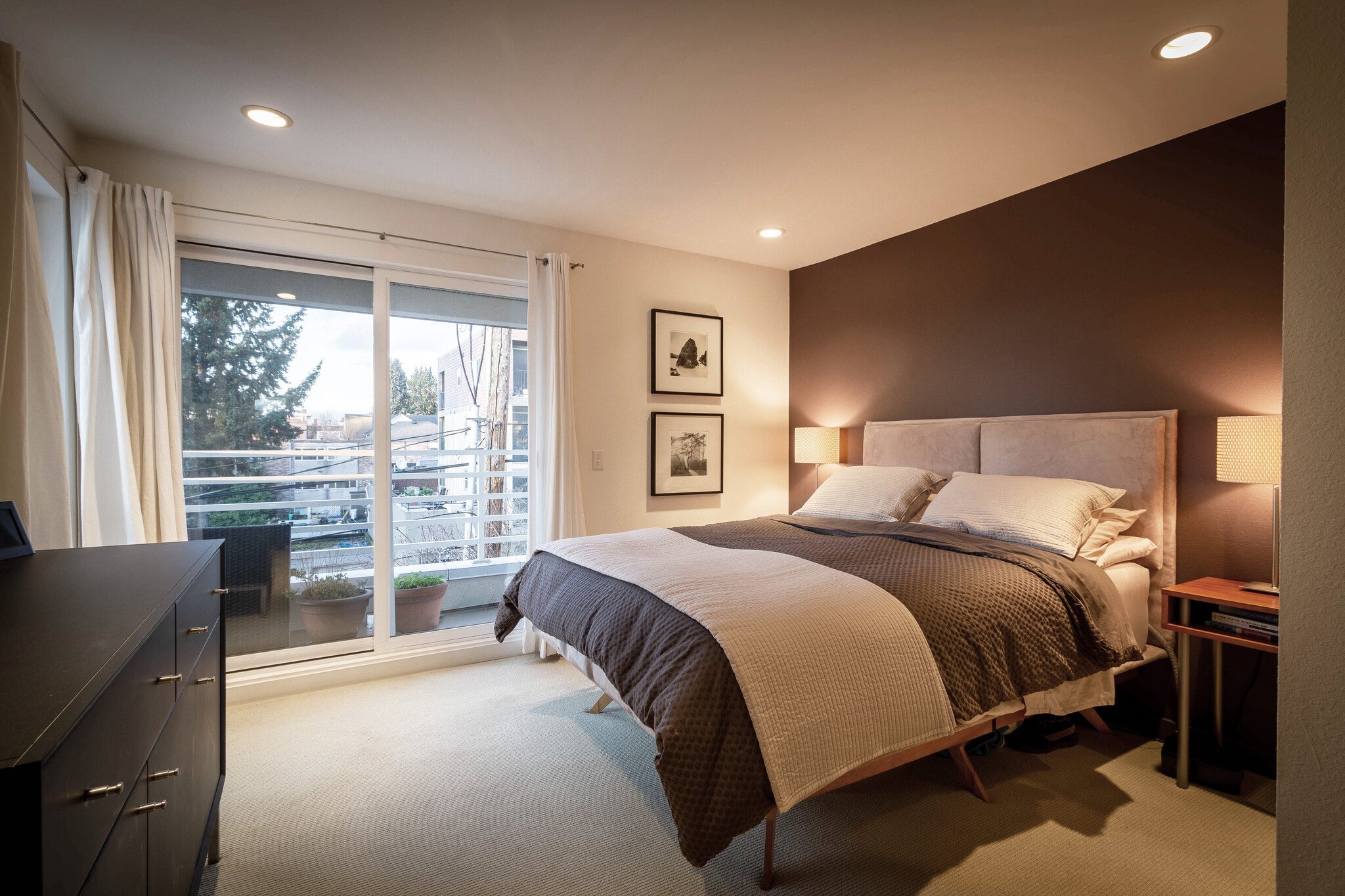 Master bedroom has an additional deck, large sliding door, and en-suite bathroom - 535 Summit Ave E