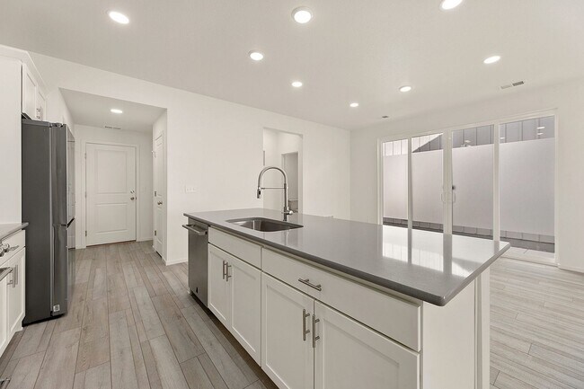 Building Photo - Beautiful New Build 3 Bed, 3 Bath Home in ...