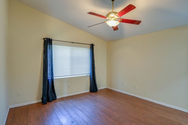 Building Photo - 1057 Kelsey Ave